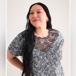 Pennington’s Knit Top with Crochet Lace Insert in asphalt print size 3X paisley